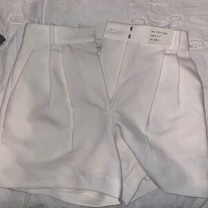 NWT Abercrombie & Fitch Classic White Women's Bermudas